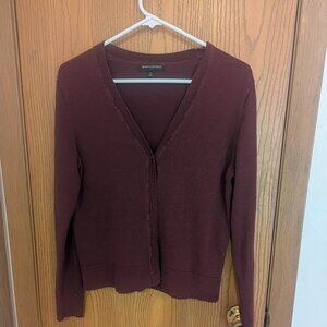 Banana Republic Button Down Knit Cardigan Burgundy Stitched Sleeve Detailing-M